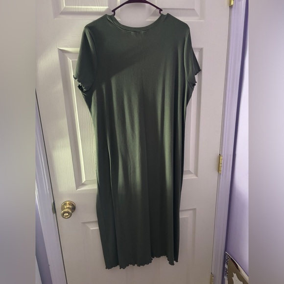 Green long dress - Picture 2 of 3